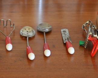 Antique child's realistic play ware