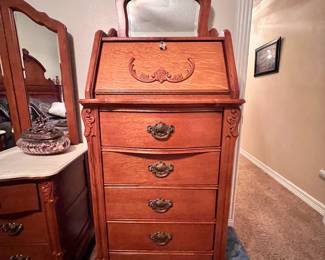 Vintage lingerie chest in beautifully restored condition
