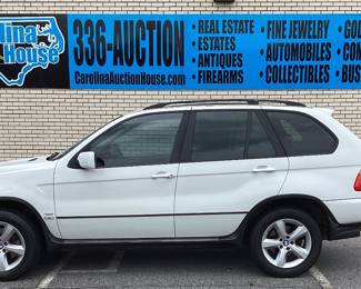 2005 BMW X5 SUV, WHITE WITH TAN LEATHER INTERIOR, 300,175 MILES, GOOD RUNNING CONDITION, TIRES ARE IN GOOD CONDITION POWER WINDOWS & A/C ARE WORKING
DRIVER SEAT HAS A TEAR IN THE LEATHER,