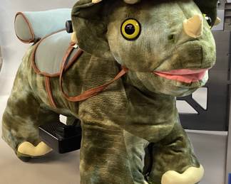 DYNACRAFT JURASSIC WORLD TRICERATOPS RIDING TOY