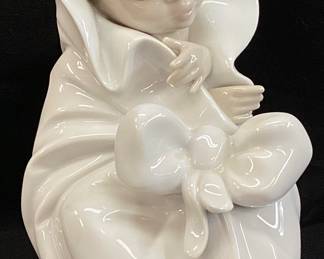 NAO ALL BUNDLED UP #1340 FIGURINE, 6