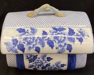 MAITLAND SMITH BLUE & WHITE COVERED