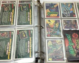 BINDER OF TOPPS MARS ATTACKS TRADING