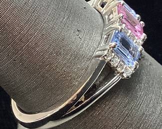 PLATINUM MULTI COLOR SAPPHIRE & DIAMOND RING, SIZE 7, 0.87cts SAPPHIRES, 0.13cts DIAMONDS, 4.6g TOTAL WEIGHT

RARE NO HEAT SAPPHIRES, GAL APPRAISAL INCLUDED,