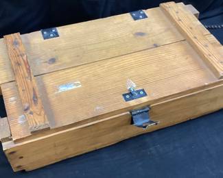 WOOD MILITARY AMMUNITIONS BOX