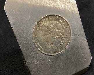 STEEL PAPERWEIGHT w 1923 PEACE DOLLAR, 1964 KENNEDY HALF DOLLAR & 1959 WASHINGTON QUARTER