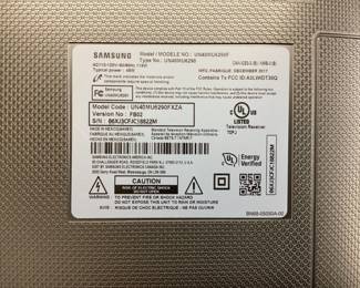 SAMSUNG 40’’ SMART TELEVISION w REMOTE