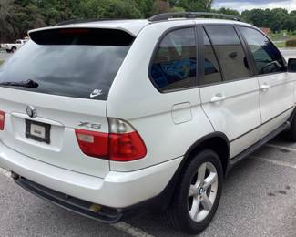 2005 BMW X5 SUV, WHITE WITH TAN LEATHER INTERIOR, 300,175 MILES, GOOD RUNNING CONDITION, TIRES ARE IN GOOD CONDITION POWER WINDOWS & A/C ARE WORKING
DRIVER SEAT HAS A TEAR IN THE LEATHER,
