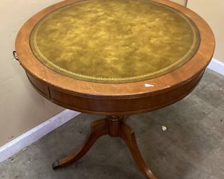 MID CENTURY LEATHER TOP ROUND ACCENT TABLE,