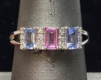 PLATINUM MULTI COLOR SAPPHIRE & DIAMOND RING, SIZE 7, 0.87cts SAPPHIRES, 0.13cts DIAMONDS, 4.6g TOTAL WEIGHT

RARE NO HEAT SAPPHIRES, GAL APPRAISAL INCLUDED,
