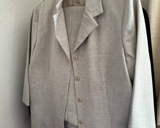 Requirement Women's Gray Business Suit