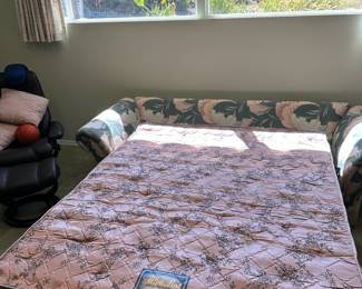 Bassett Furniture Floral Couch with Pull Out Bed