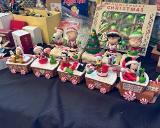 Assortment of Christmas Decor & Ornaments