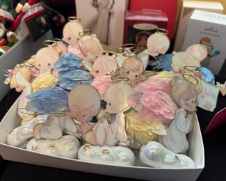 Assortment of Christmas Decor & Ornaments