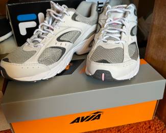 Avia Grey/White Running Shoes
