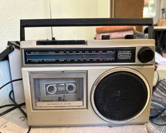 General Electric AM/FM Radio Casette Recorder – Model 3-5240C