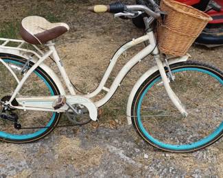 Schwinm fair haven cruser 6 speed girls step thru
 