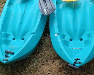 2 lifetime sit on top 6 ft kyaks with paddles 