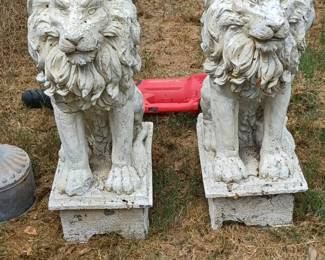 Twin lions made of resin like material 