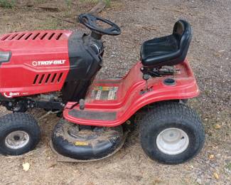 Troybuilt 42 in riding mower hydrostatic runs and starts great have been mowing with it