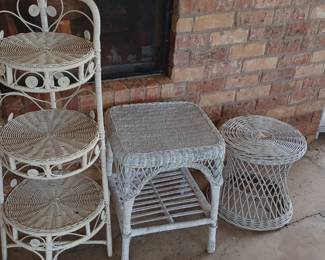 More wicker accent items