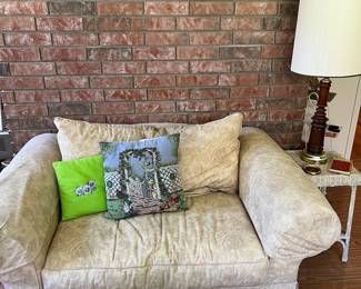 oversized upholstered chair/sleeper sofa