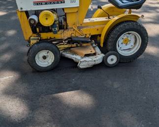 1960 or 6.1 Cub Cadet model 100 38-in deck 10 horse with snowblower with rear tiller RUNS. $800