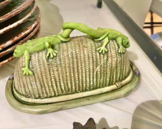 Tom Hatton handcrafted pottery butter dish 