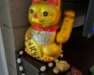 Waving Kitty $25