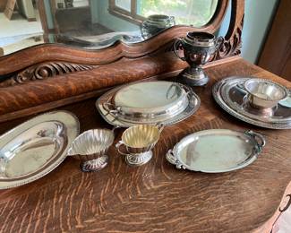 Silverplate bowls, trays, sugar and creamer