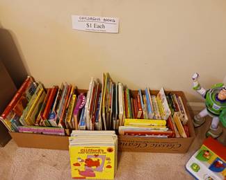 Tons of kids books children's books