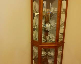 Corner curio cabinet