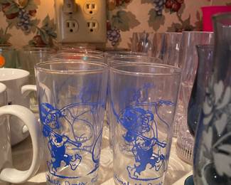 Unwashable Jones Glass set