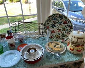 Kitchen items and decor