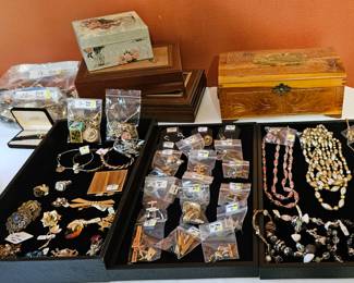 costume jewelry and jewelry boxes