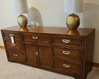 Very nice Thomasville bedroom dresser