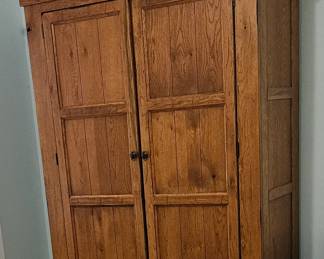 Entertainment center