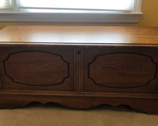Lane oak cedar chest with updated replacement lock