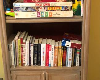 Bookshelf/ books / games / puzzles 