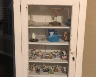 Cabinet / moo moo cows / Goebel Hummel’s