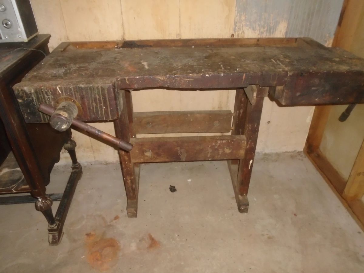 Primitave work bench