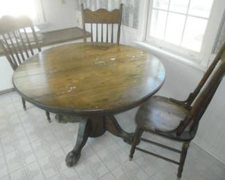 rd oak table and chairs (4)