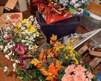 Floral arranging pieces