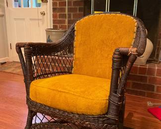 Wicker cushioned chair