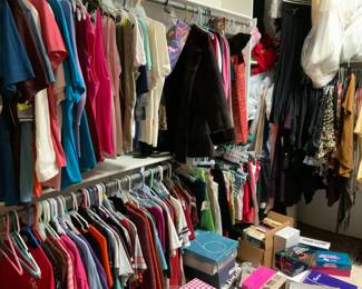 Women’s mostly size large