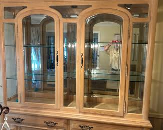 China cabinet 