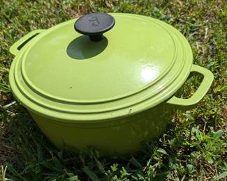 Vintage Cast Iron 2 Quart Olive Green Enamel Ware 8" Dutch Oven