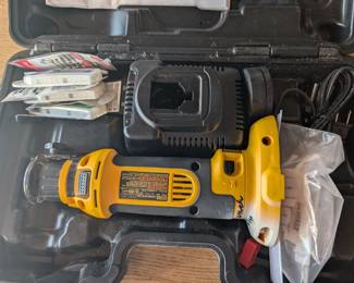 DeWalt DC550 Cut-out Tool