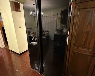 KitchenAid Side By Side Refrigerator w/ Water Dispenser on Door