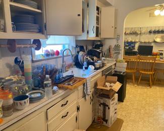 EstateSalesByOlga at 42 Harvard Rd, Linden, NJ 07036